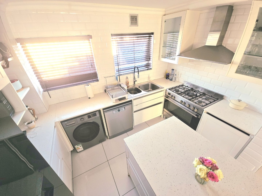 4 Bedroom Property for Sale in Marina Da Gama Western Cape